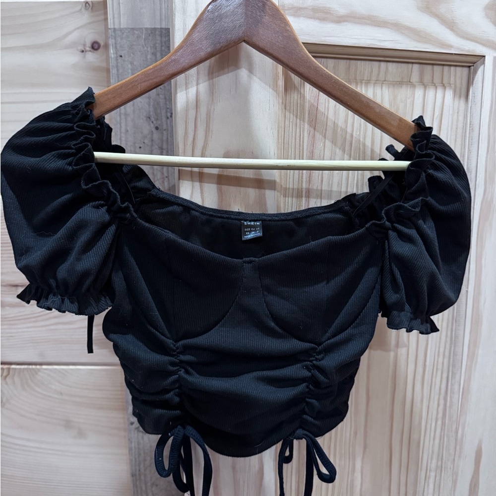 SHEIN Black Puff Sleeve Crop Blouse